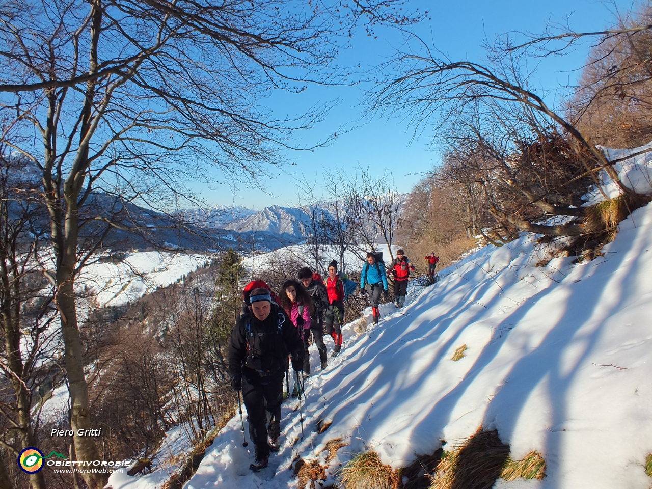 17 Si esce dal bosco....JPG